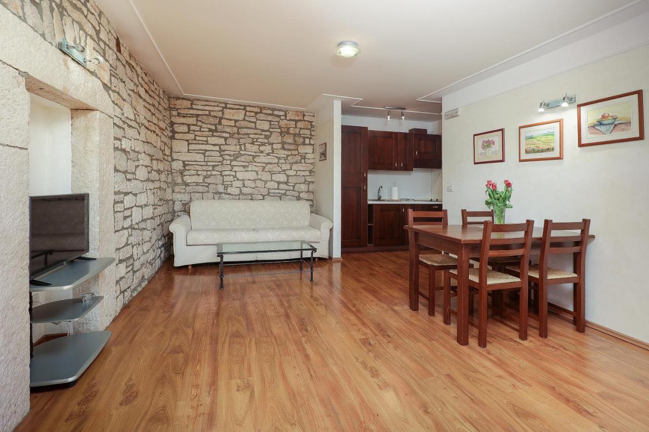 Casa Rustica Dva Baladura Apartments Kanfanar Bagian luar foto