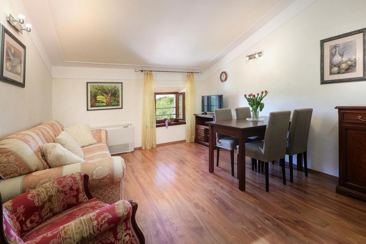 Casa Rustica Dva Baladura Apartments Kanfanar Bagian luar foto