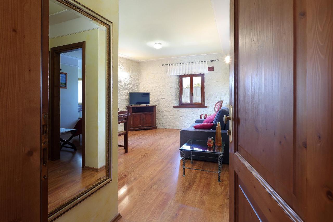 Casa Rustica Dva Baladura Apartments Kanfanar Bagian luar foto