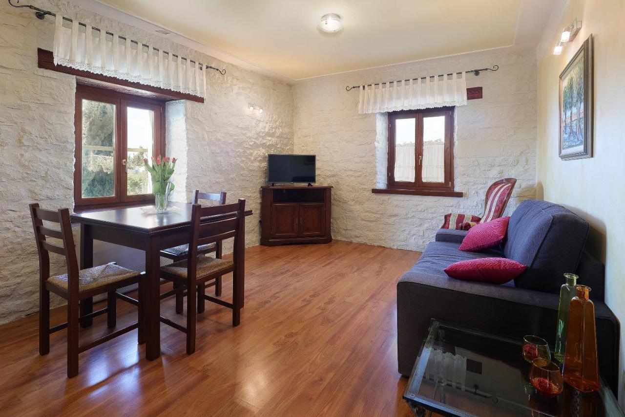 Casa Rustica Dva Baladura Apartments Kanfanar Bagian luar foto