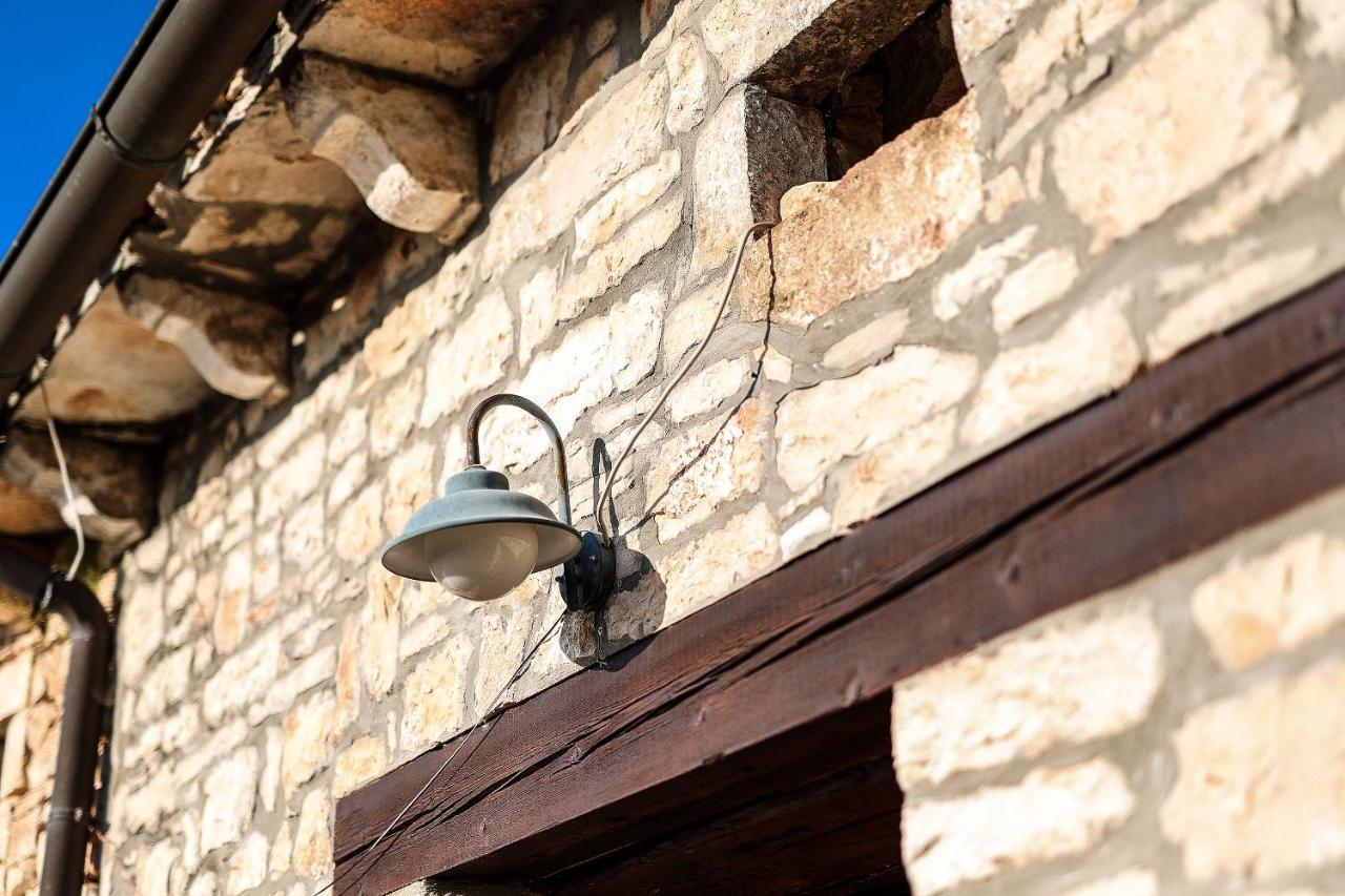Casa Rustica Dva Baladura Apartments Kanfanar Bagian luar foto